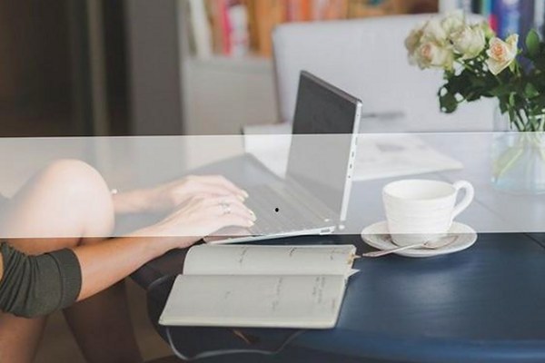 娱乐圈经典吃瓜视频合集带来幕后真相，黄晓明相关视频引发热议