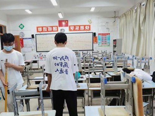 娱乐圈经典吃瓜视频合集带来幕后真相，黄晓明相关视频引发热议